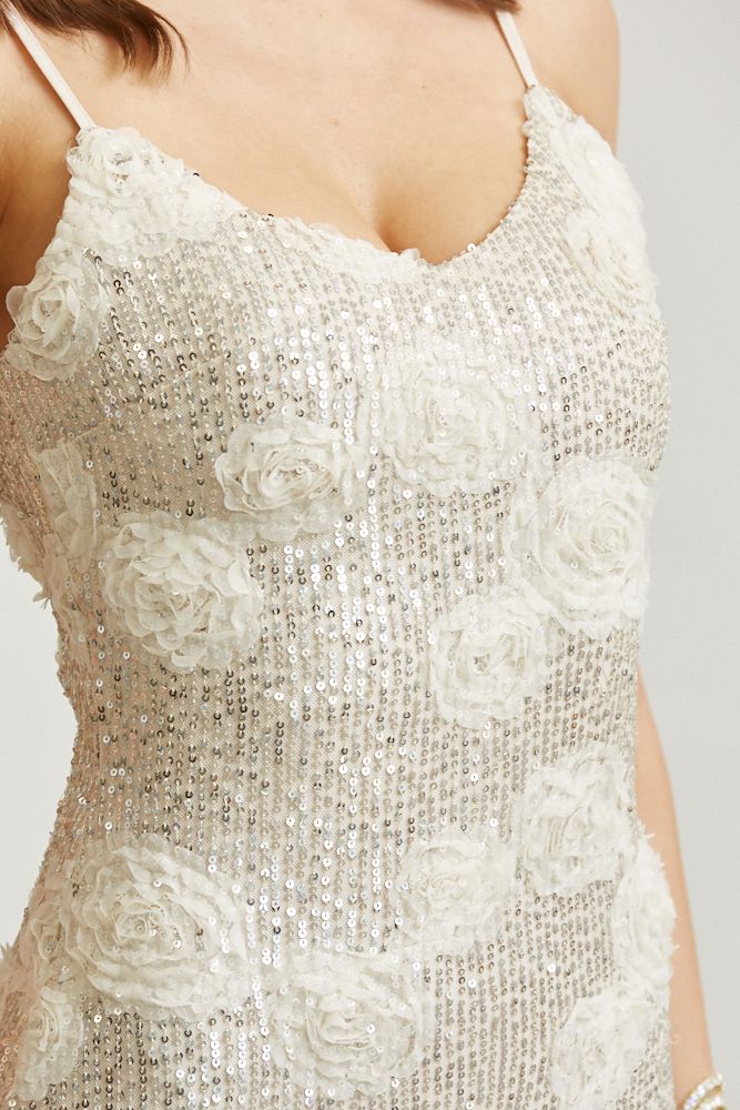 Vestido Maxi Resort Bordado con Lentejuelas y Falda Fluida