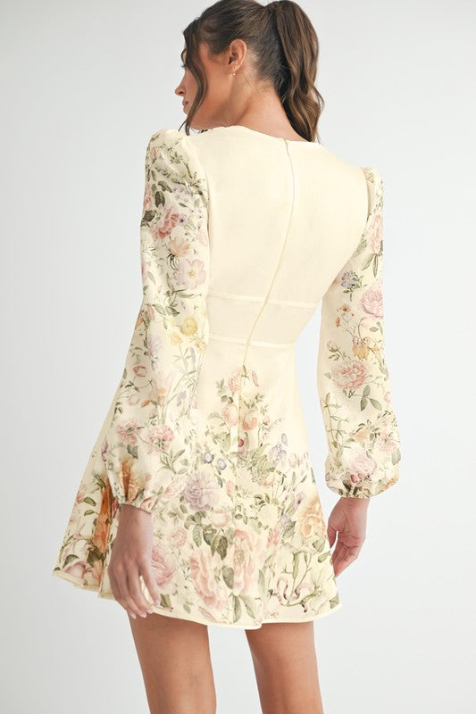 Vestido Mini Floral de Manga Larga